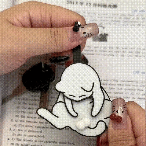 ✨Hot Sale 69% OFF--🤣Funny Wiggling Cat Keychain
